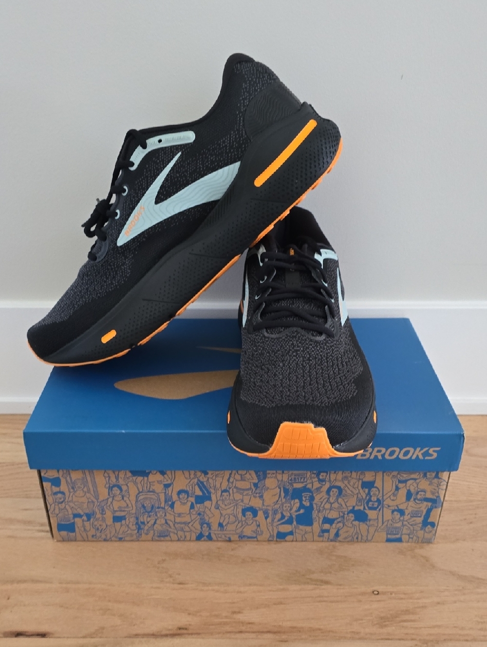 Brooks Ghost Max men's sneakers size 14